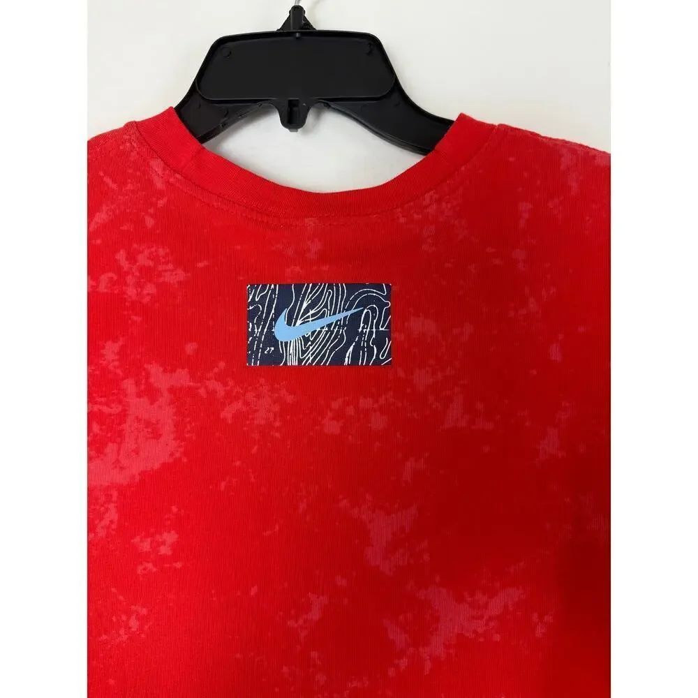 Nike Red Cropped T-Shirt - Size M - Great Condition!